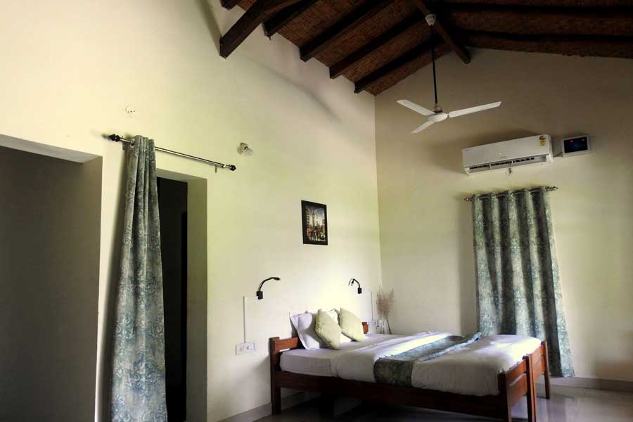 Madhai Riverside Lodge - Super Deluxe Room - Interior - Satpura Tiger Reserve