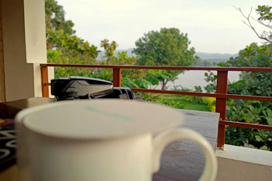 Madhai Riverside Lodge - Luxury Room - Balcony View - Satpura Tiger Reserve