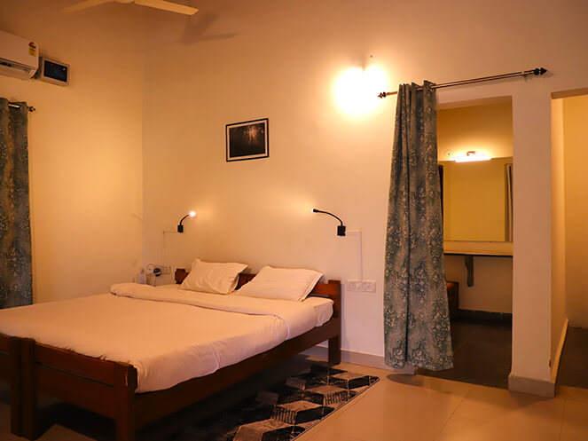 suites in madhai, luxury stay in madhai, premium rooms